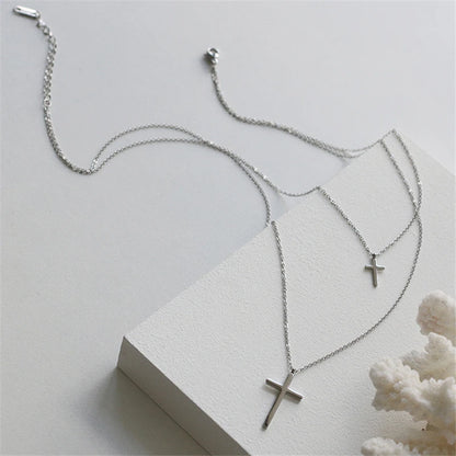 colar-dupla-camada-com-crucifixo, colar-crucifixo-duas-camadas, colar-elegante-com-crucifixo, colar-fé-elegância, colar-religioso-dupla-camada, colar-devoção-duas-camadas, acessórios-com-crucifixo, colar-crucifixo-religioso, joias-de-fé-dupla-camada, colar-com-simbolismo-religioso